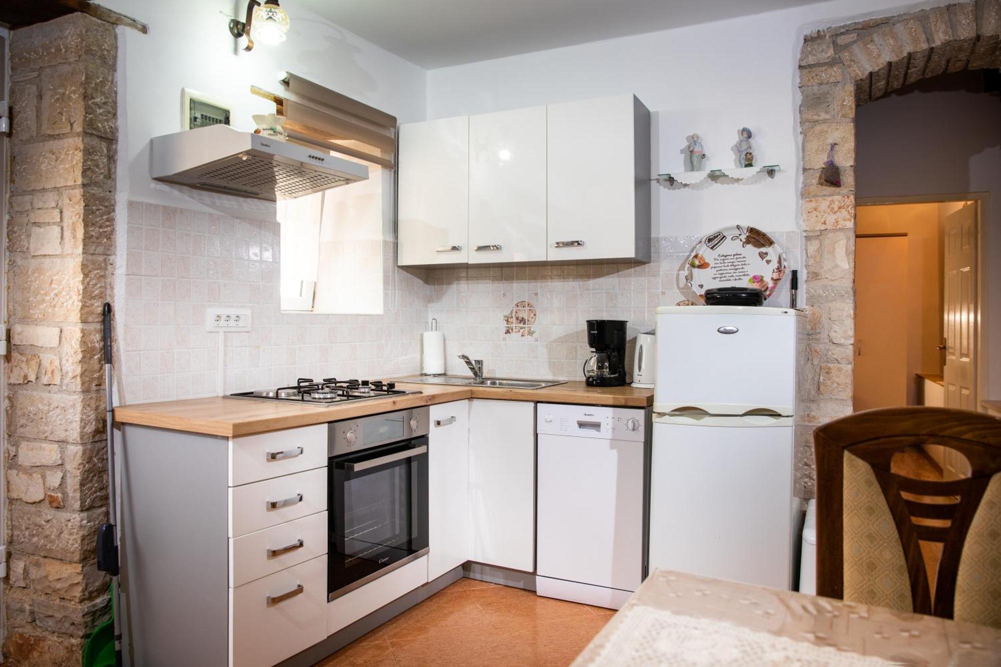 Apartments Faris Канфанар Экстерьер фото