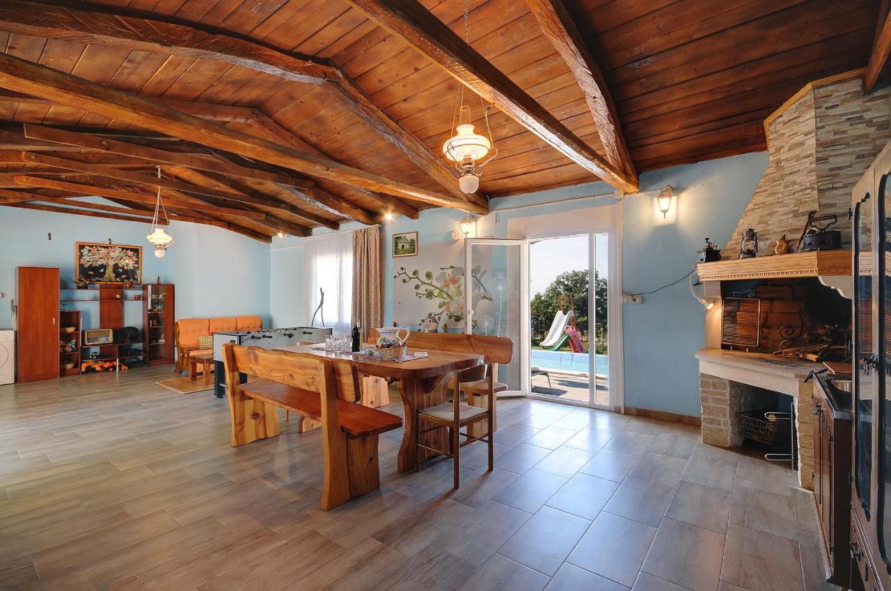Apartments Faris Канфанар Экстерьер фото